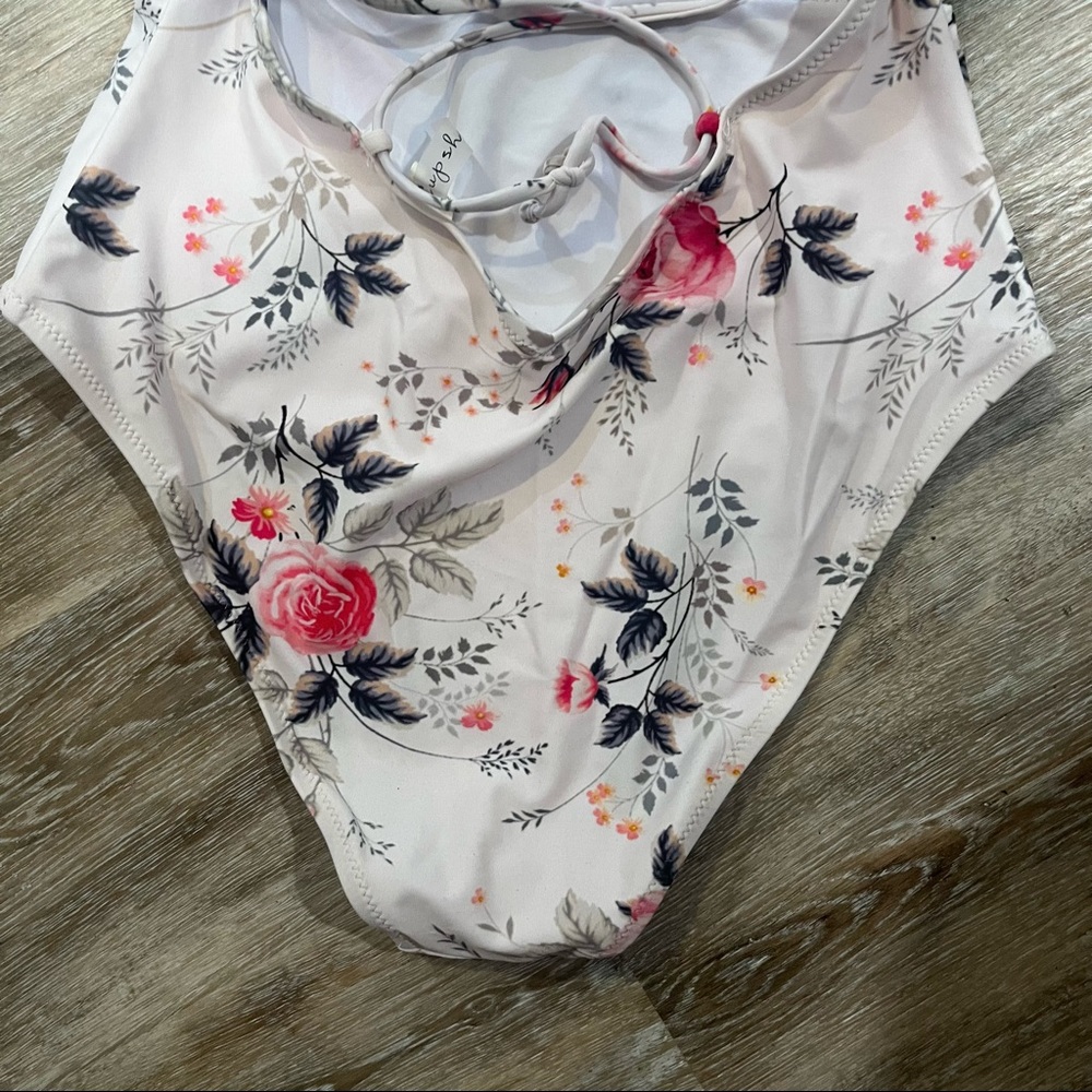 CUPSHE Tie Back High Waisted Shallow Waters Floral Print One-Piece Swimsuit - Picture 12 of 12